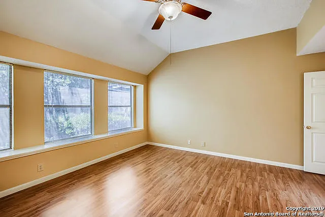 8826 Lost Bnd — Photo 14