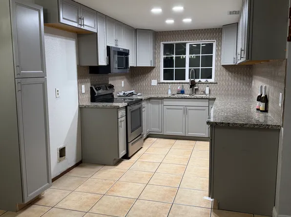 1660 Edwin Dr, Yuba City, CA 95993