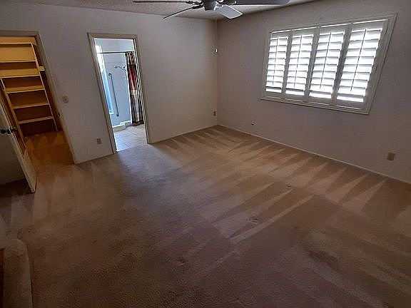 5th image of 902 E Country Gables Dr