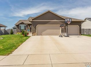 509 Marie Dr, Harrisburg, SD 57032