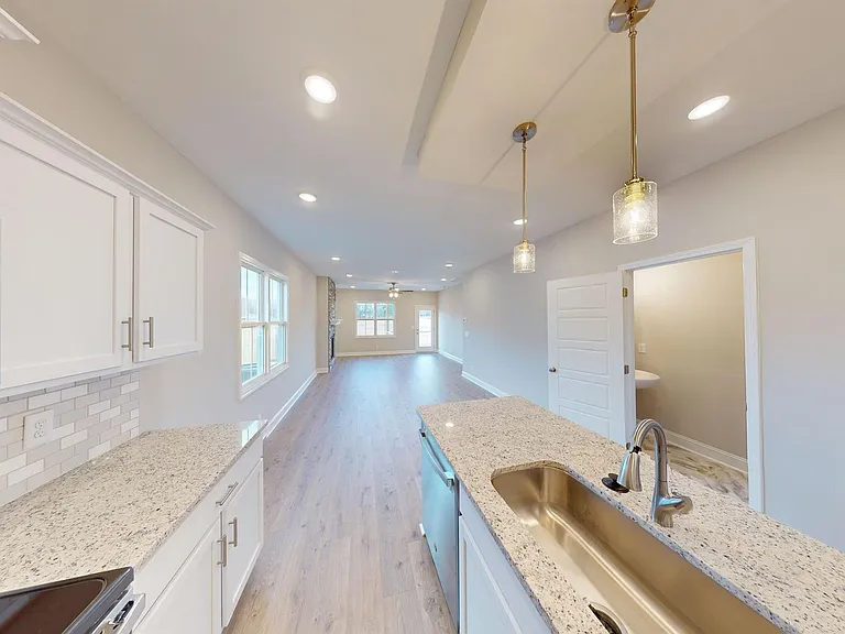 525 Herman Dr — Photo 6
