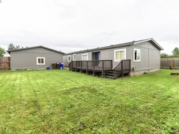 560 N Hezzie Ln, Molalla, OR 97038