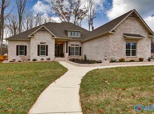 41 Ridge Bluff Cir SE, Huntsville, AL 35803