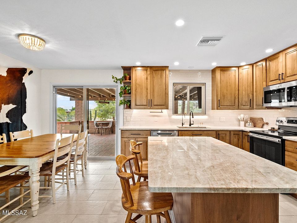 1st image of 10181 N Hacienda Hermosa Dr