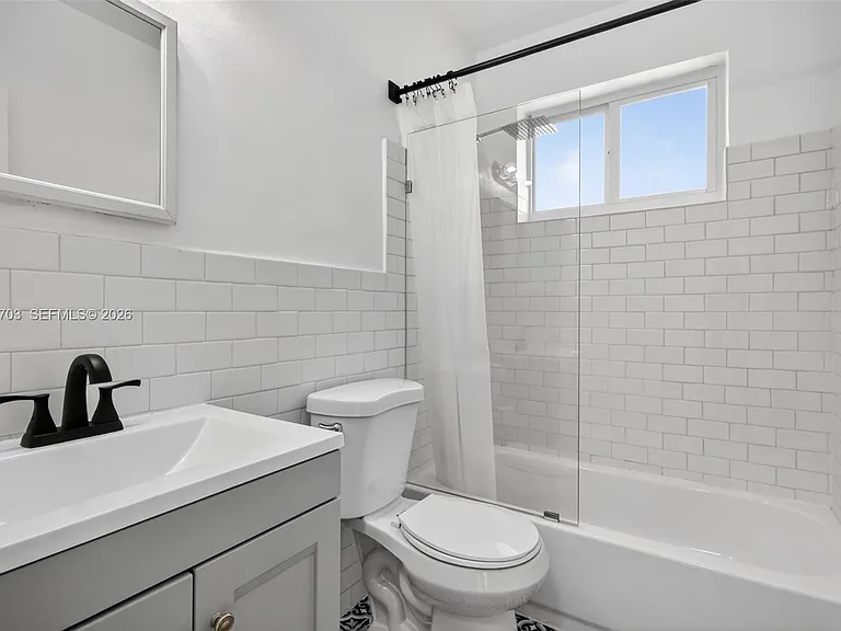 1003 NE 110th St #1003 — Photo 17