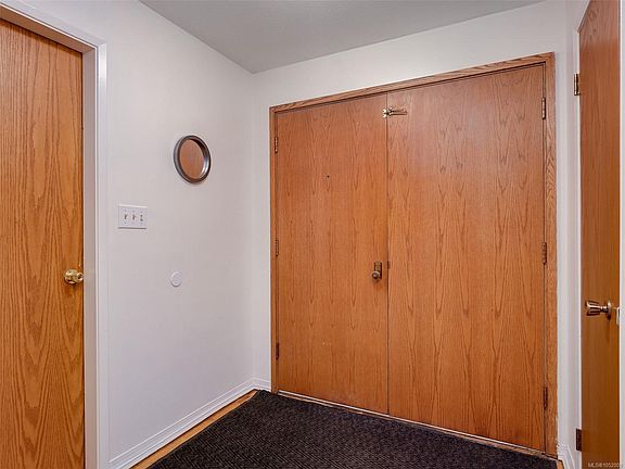 2nd image of 3536 Henderson Rd