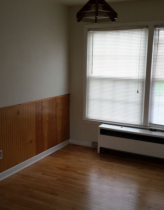 1st image of 100 W Grattan St