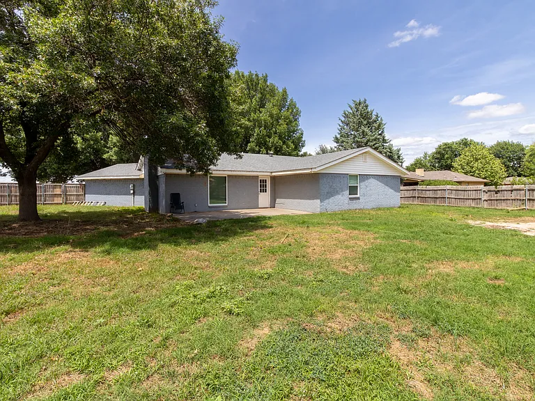 1214 Sycamore Dr — Photo 30