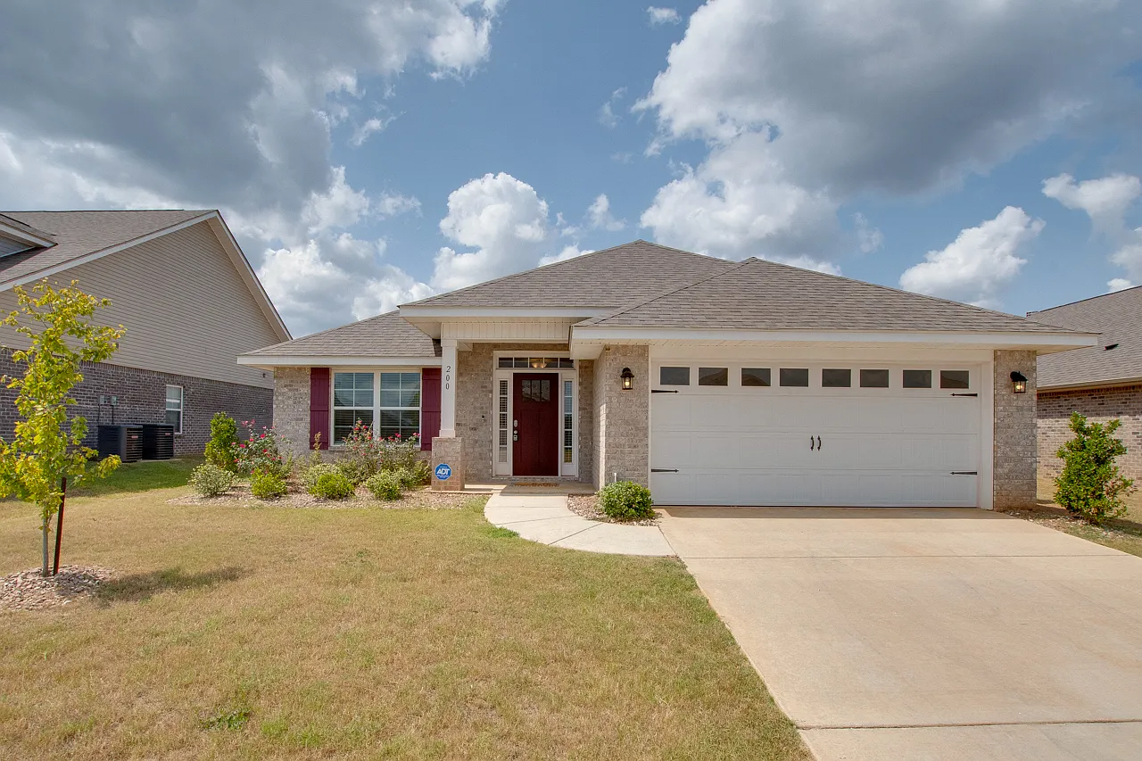 4 bed, 2200 sqft, $3,250 — Photo 1
