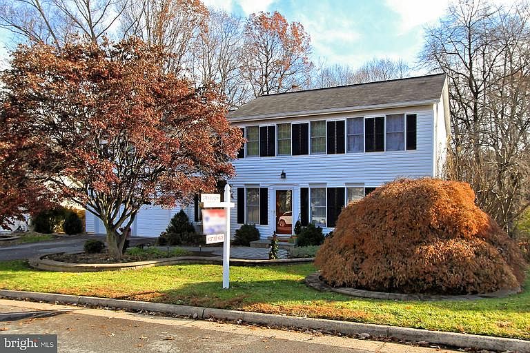 1st image of 5935 Burnside Landing Dr