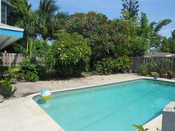 2415 Coolidge St, Hollywood, FL 33020