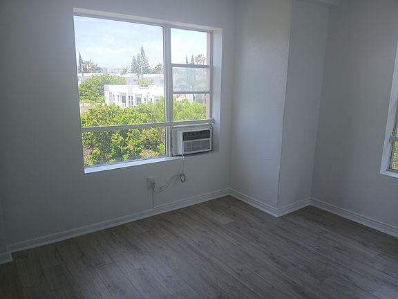 5th image of 801 Washington Ave #310