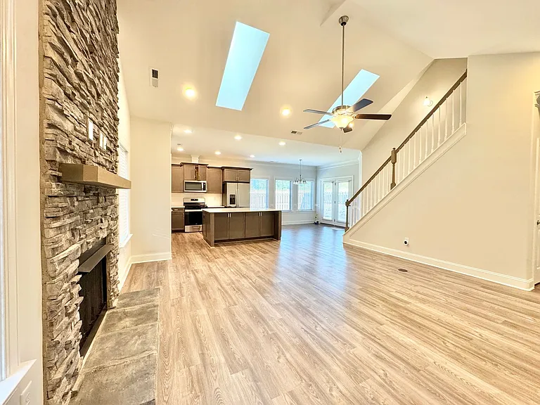 4751 Willowstone Dr — Photo 3