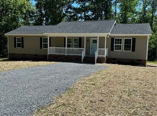 399 Countryside Dr, Saluda, VA 23149