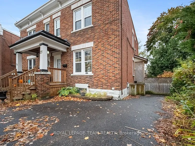 21 Acacia Ave — Photo 3