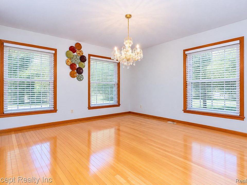 1488 Brookline St, photo 9