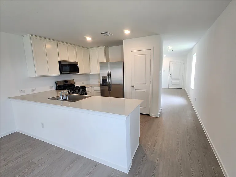 929 Capracotta Dr — Photo 9