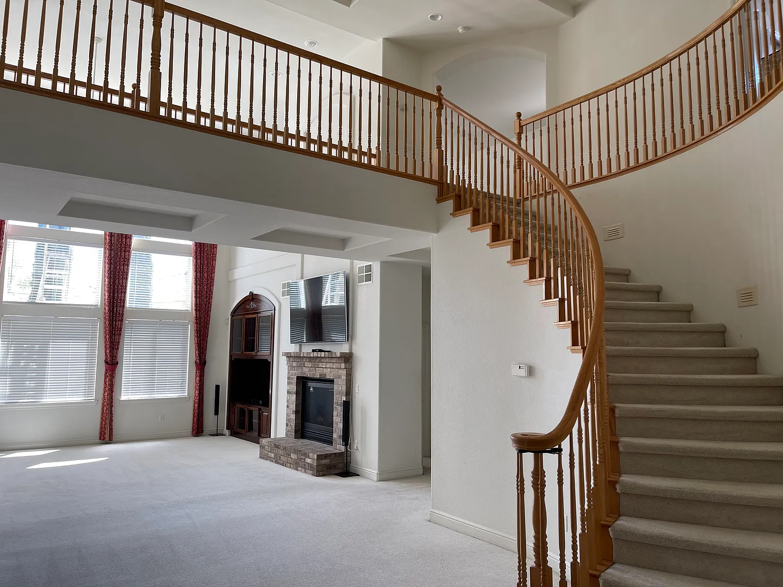 4 bed, 4265 sqft, $3,900 — Photo 4