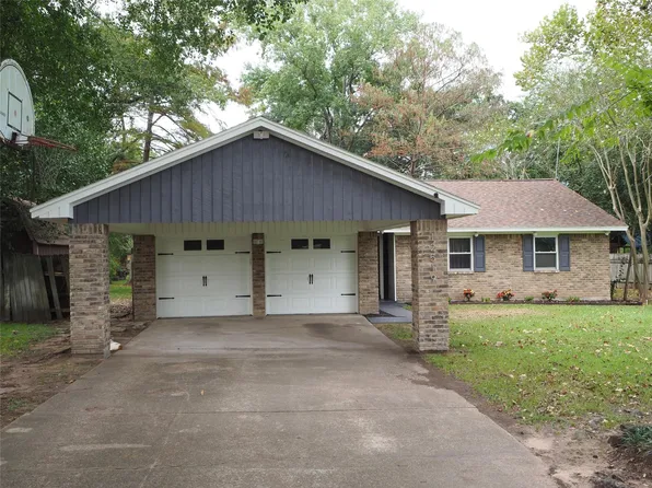 12519 Woodlake St, Pinehurst, TX 77362