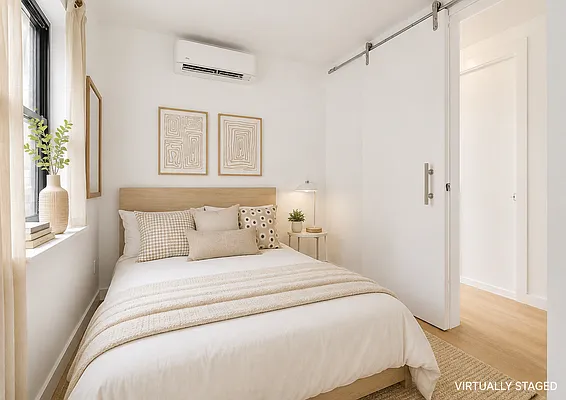 Bedroom, photo 3