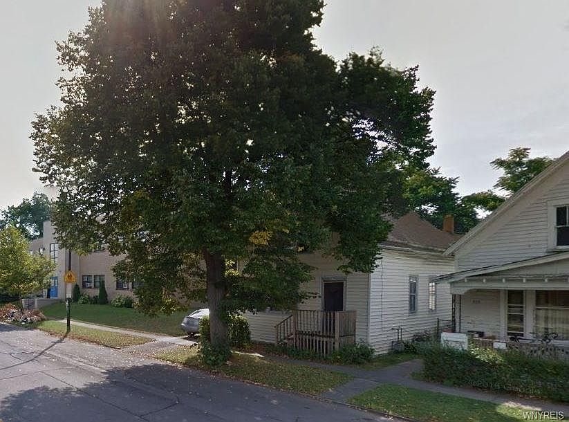 1st image of 377 Paderewski Dr