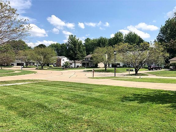 5th image of 6910 S Camelot Dr
