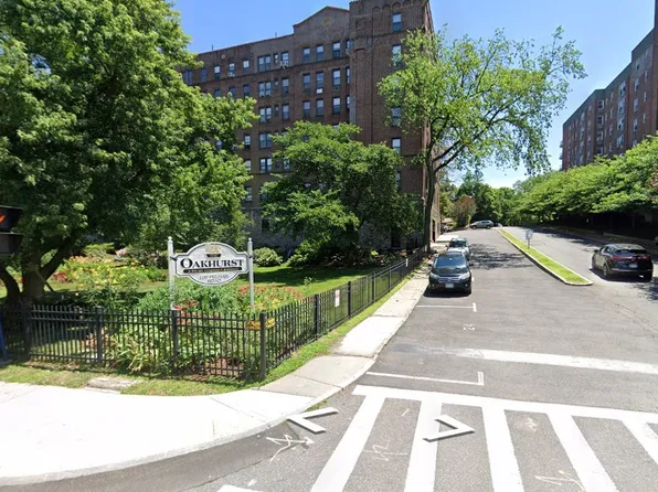 100 E Pelham Rd #3D, New Rochelle, NY 10801