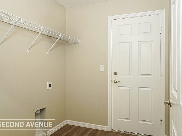 14134 Packard Ave — Photo 11