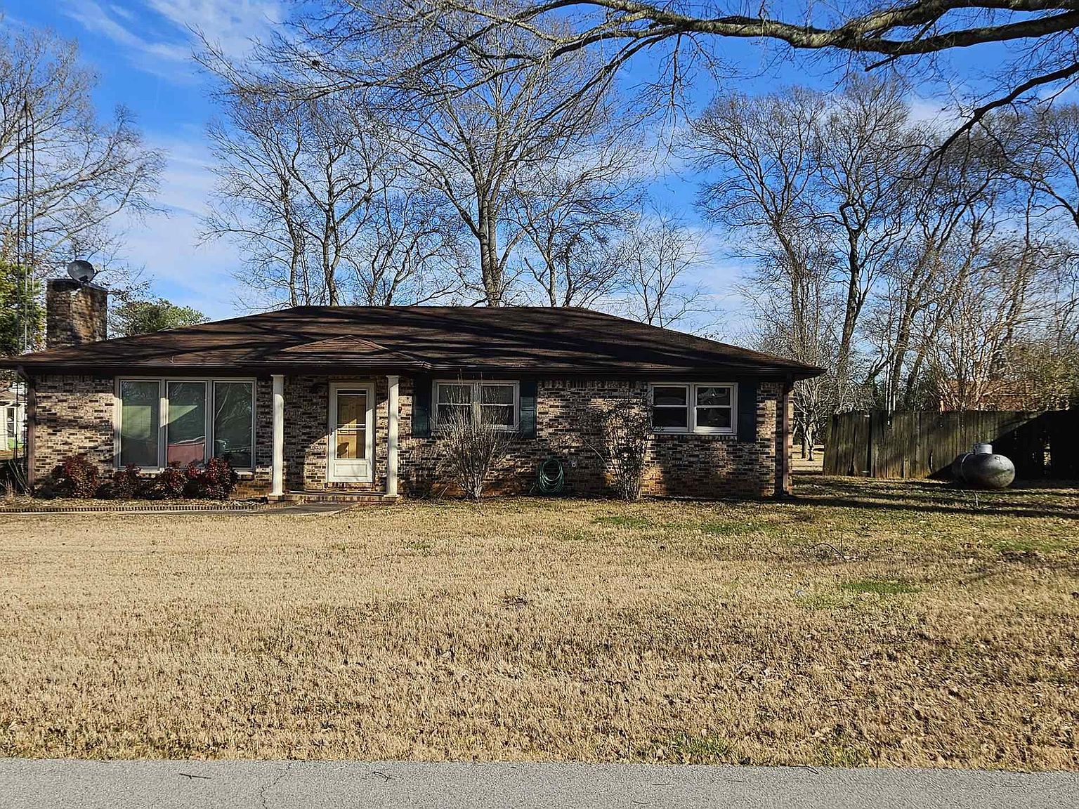 860 Leslie Ave, Tuscumbia, AL 35674 Zillow