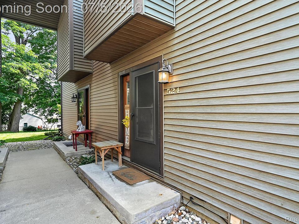 1st image of 524 W Rockwell St