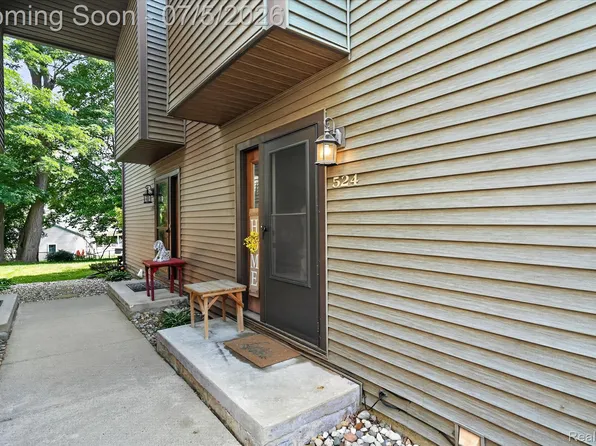 524 W Rockwell St, Fenton, MI 48430