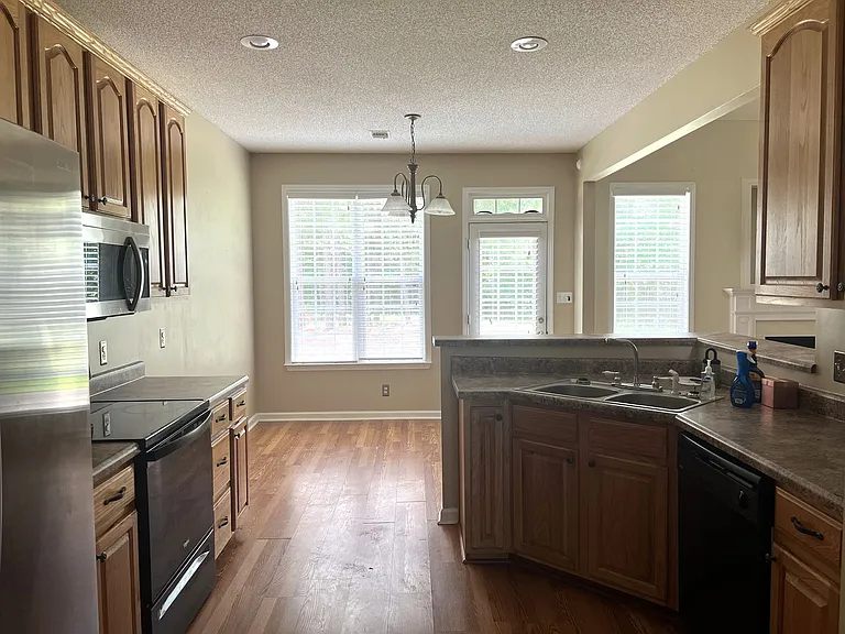136 Joycliff Cir — Photo 13