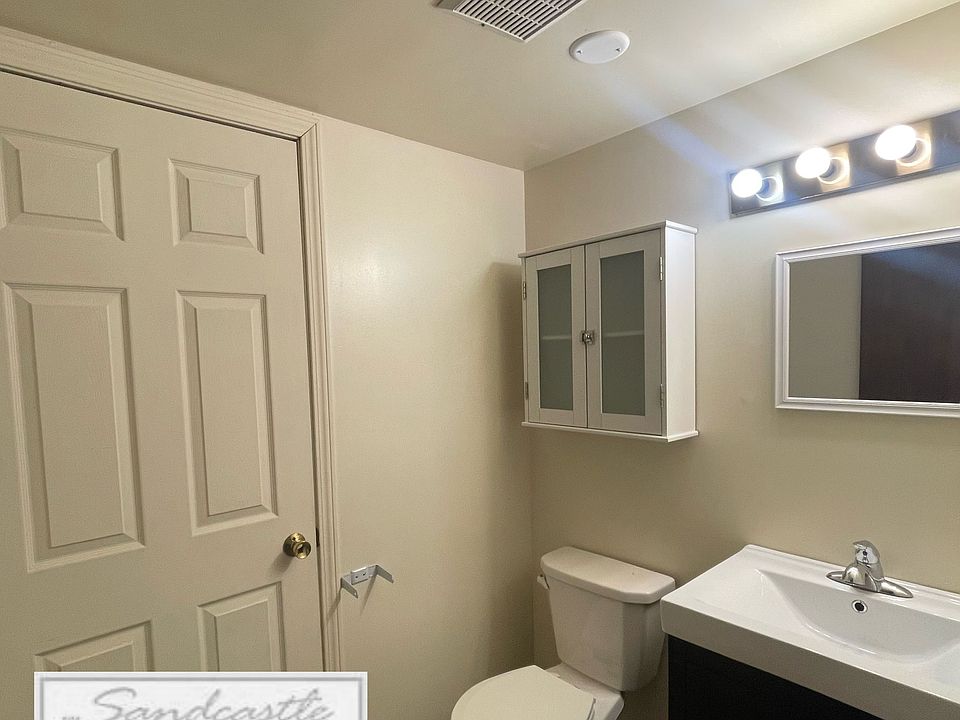 Downstairs half bath