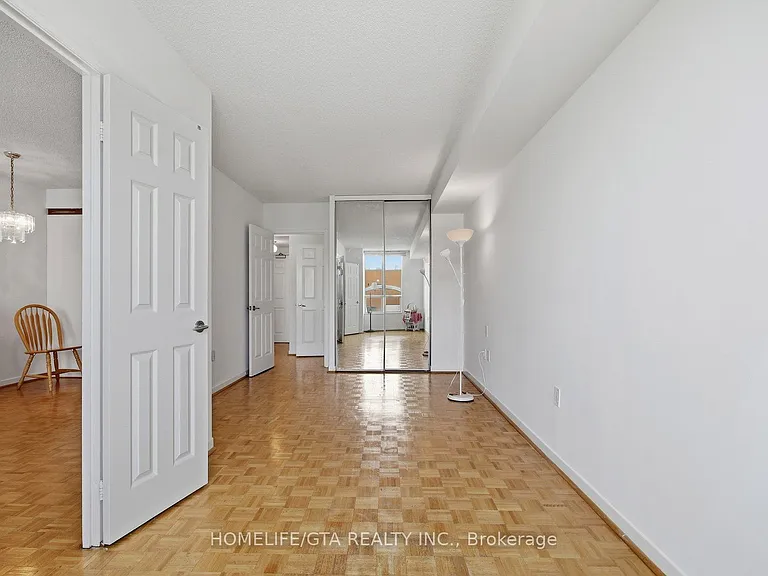 284 Bloor St W #903 — Photo 13