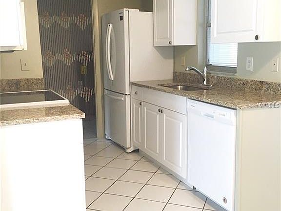 2nd image of 2336 Stratford Dr