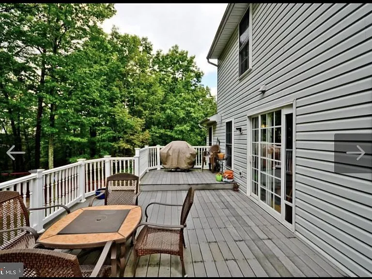 358 Fairfield Dr — Photo 3