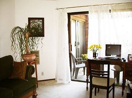 5th image of 1269 Poplar Ave APT 409