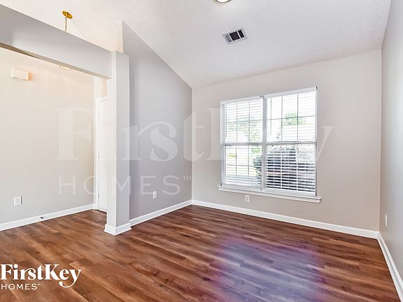 5th image of 2372 Hillvale Cir