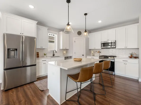 10811 40th St, Lake Elmo, MN 55042