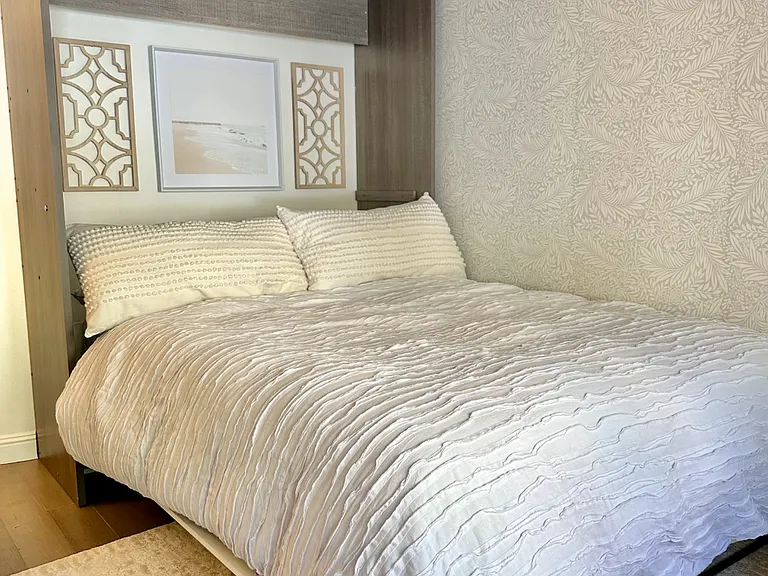 Murphy bed
