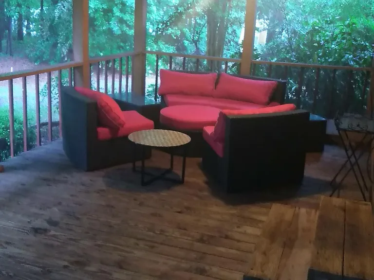 Back deck . Patio furniture included