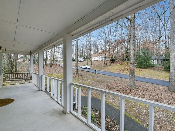 5th image of 3826 Lynn Ln