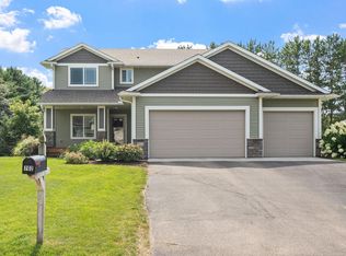 702 Marsh Ct, Eagan, MN 55123