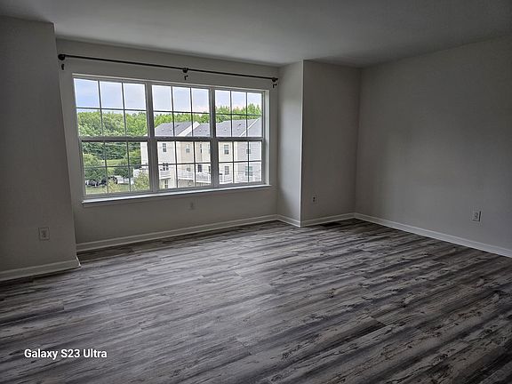 3rd image of 792 Jacobsen Cir #792