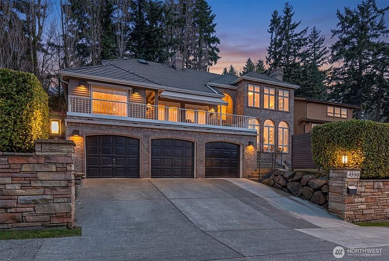 2nd image of 4550 49th Avenue NE