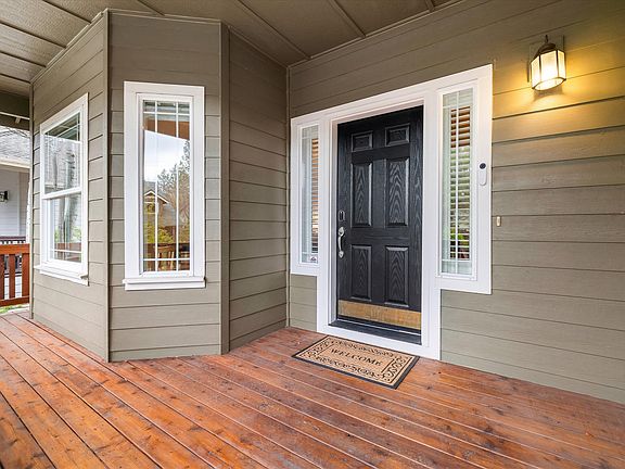 3rd image of 19563 Meadowbrook Dr