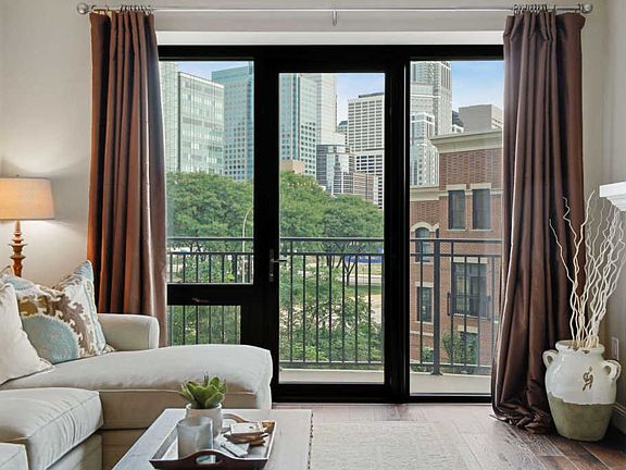 4th image of 500 Grant St E #203