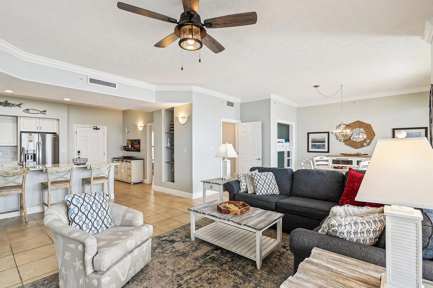 2 bed, 2.0 bath, 1194 sqft, $5,136 — Photo 2