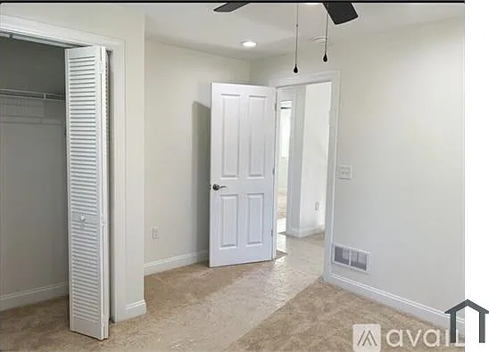 722 S 40th St — Photo 30