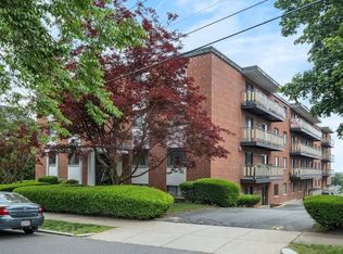 100 Grand View Ave APT 3D, Quincy, MA 02170